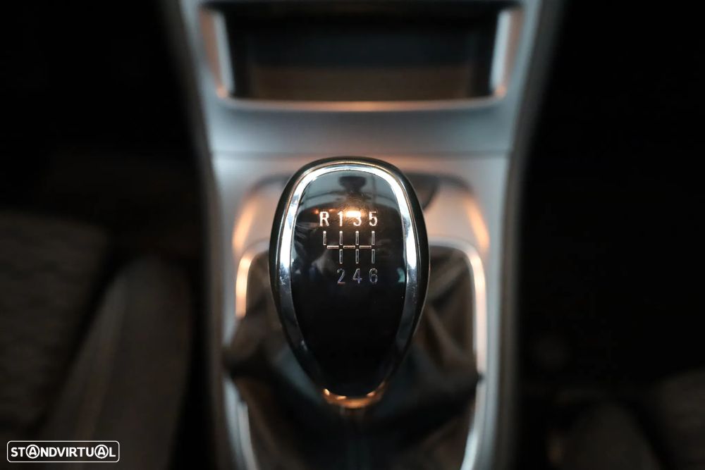 Opel Astra 1.6 D S&S 120 Anos - 13