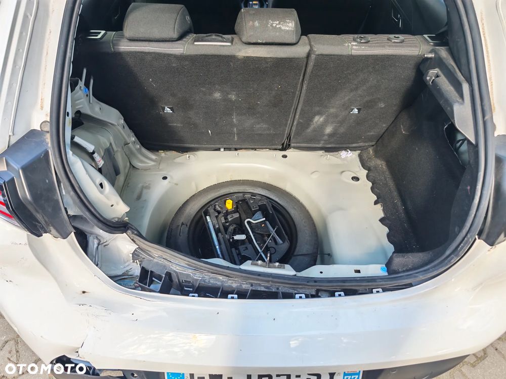 Peugeot 208 1.2 PureTech Active S&S EAT8 - 15