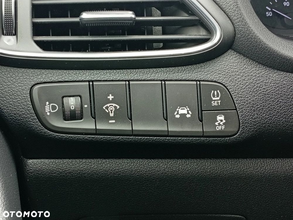 Hyundai i30 1.4 GO - 18