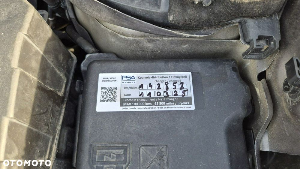 Peugeot 2008 1.2 Pure Tech Signature - 16