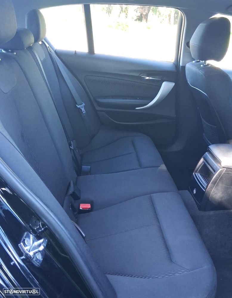 BMW 116 d Aut. Sport Line - 23