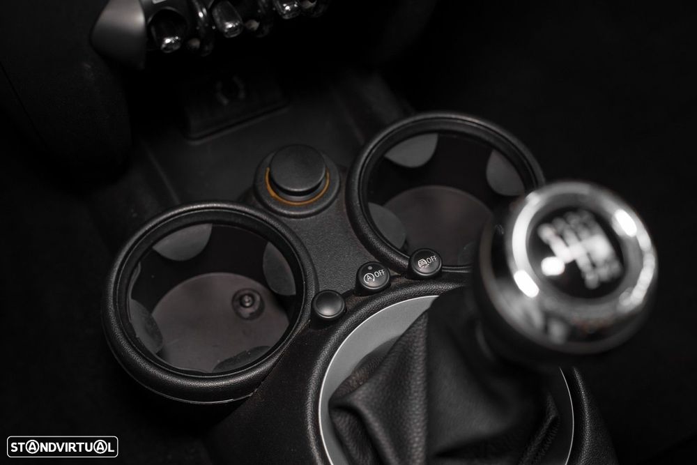 MINI 3 Portas One D - 21