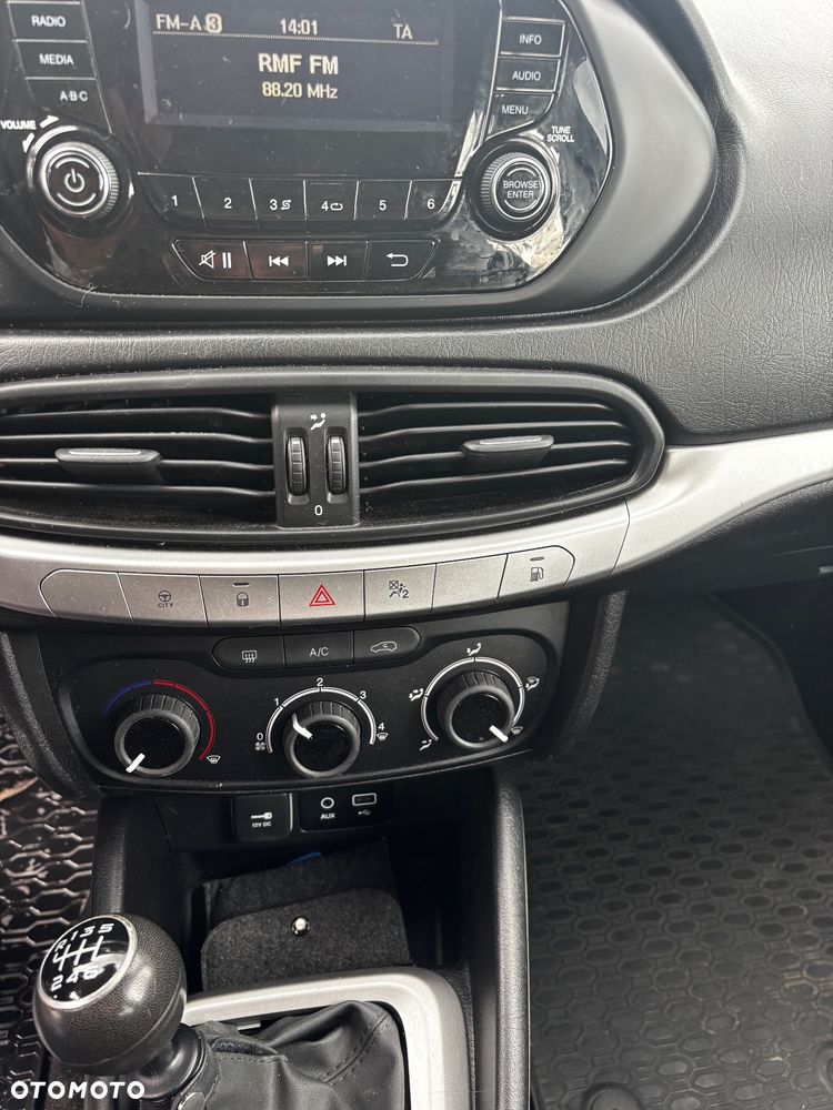 Fiat Tipo 1.4 T-Jet 16v Lounge - 17