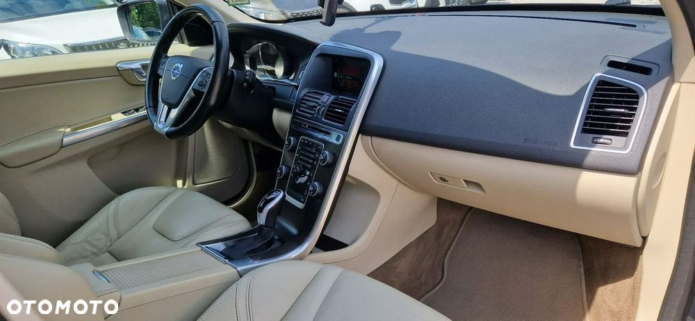 Volvo XC 60 D5 AWD Geartronic Summum - 33