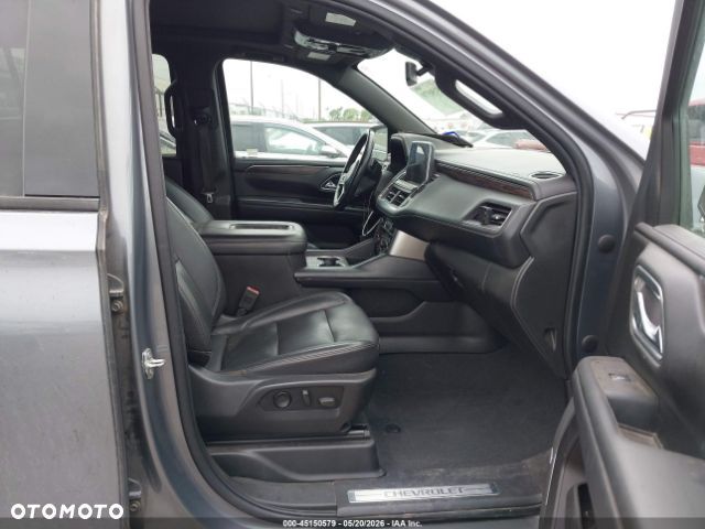 Chevrolet Suburban - 11