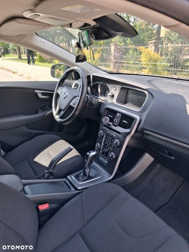 Volvo V40 D2 - 14