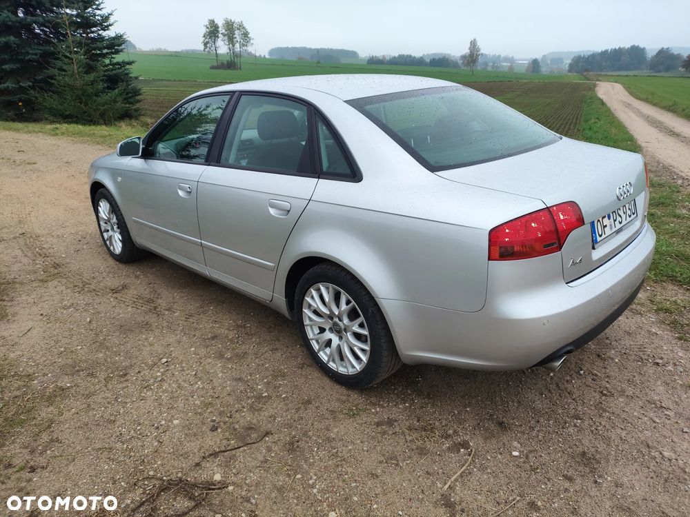 Audi A4 Limousine - 5
