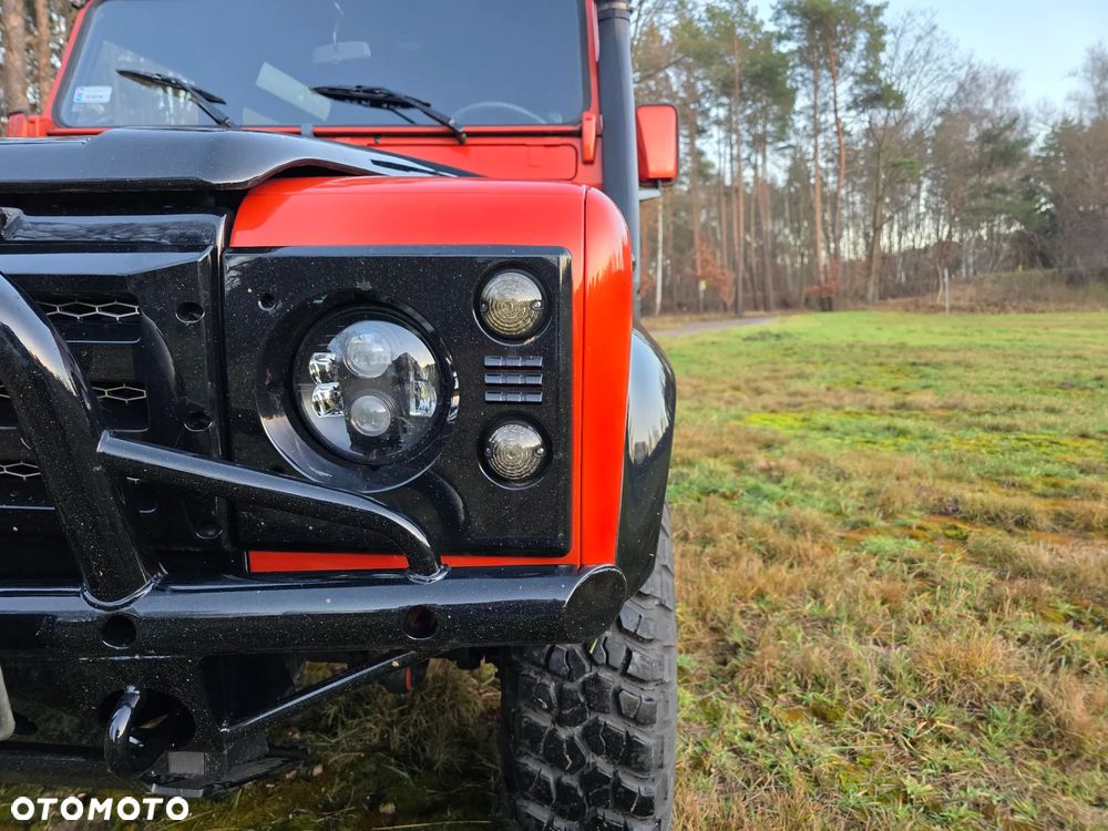 Land Rover Defender - 15