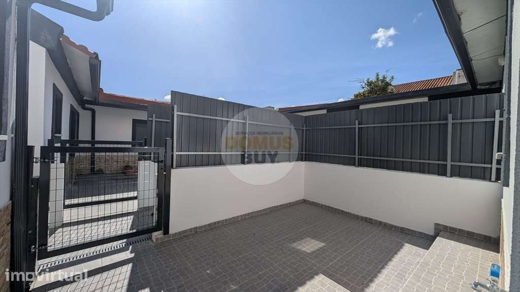 MORADIA TÉRREA T3 A ESTREAR | 2WCS  - BAIXA DA BANHEIRA - Grande imagem: 2/20