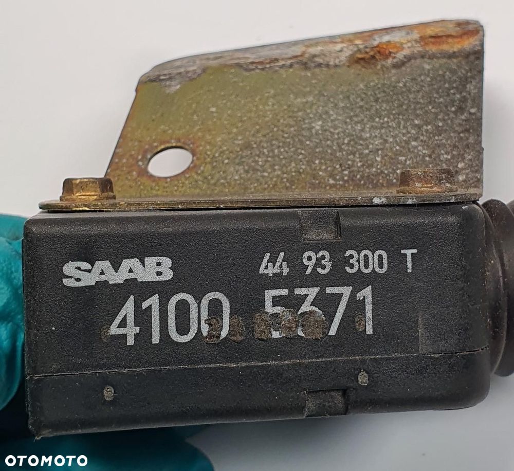 SIŁOWNIK KLAPKI WLEWU PALIWA SAAB 900 II 4493300T - 4