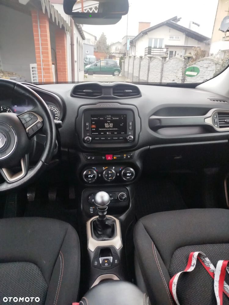 Jeep Renegade 1.6 E-torQ Longitude Adventure Edition - 19