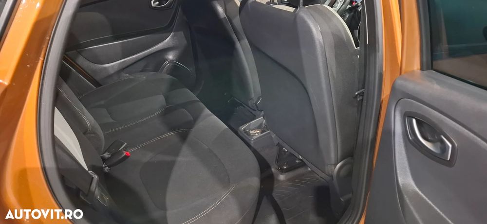 Renault Captur MHEV 140 Techno - 13