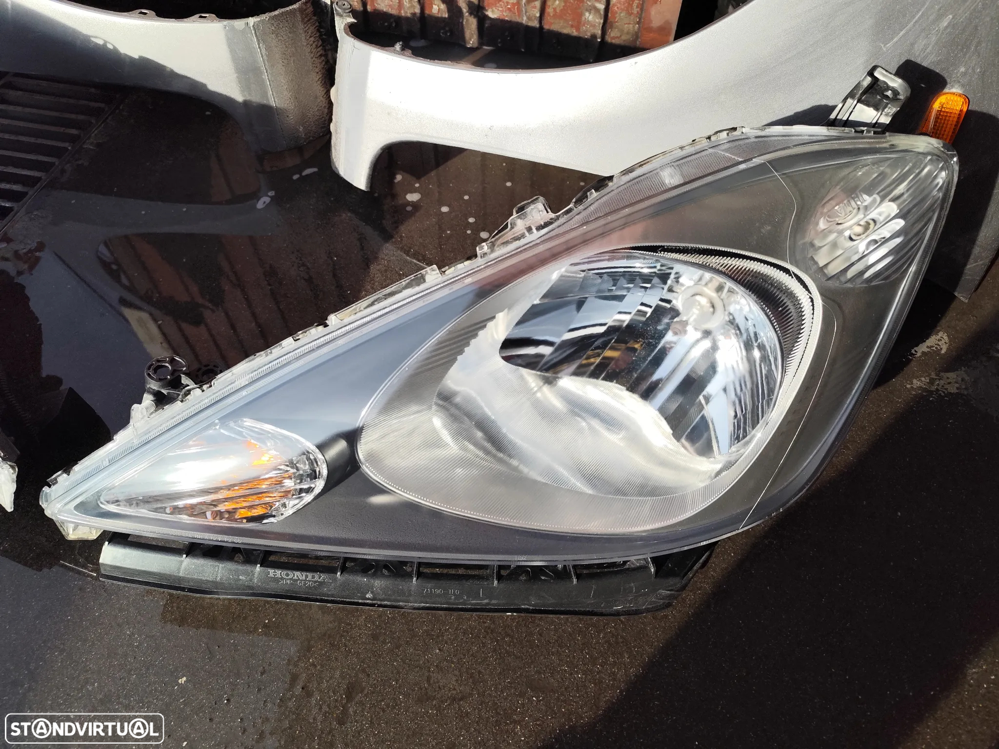 HONDA JAZZ III FAROL / GUARDA LAMAS - FC015 - 3