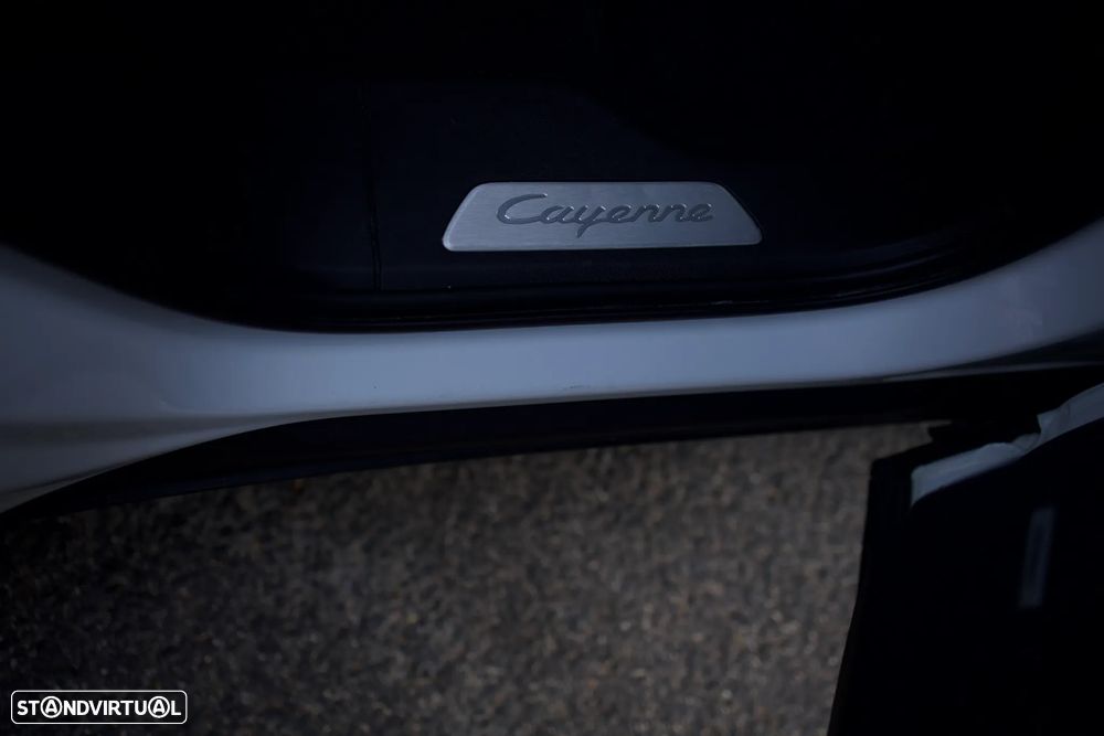 Porsche Cayenne Coupé E-Hybrid - 24