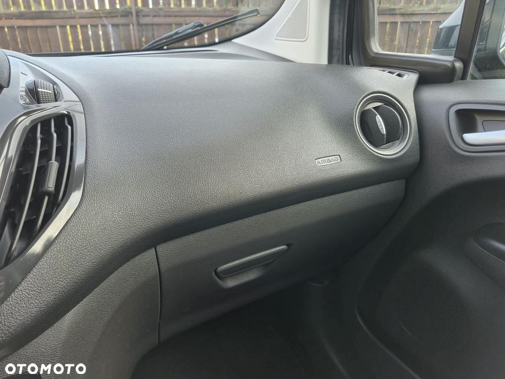 Ford Tourneo Courier - 33
