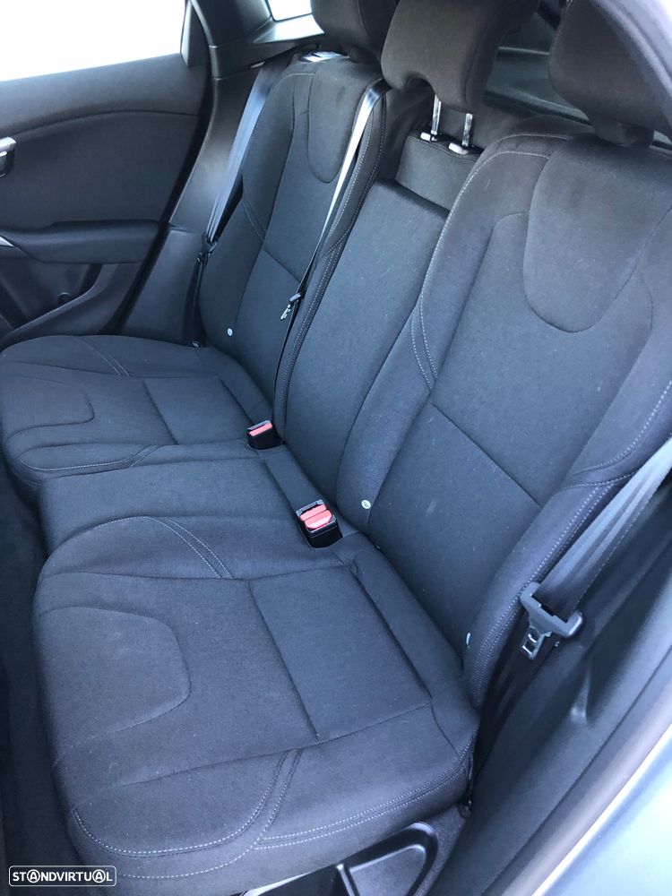 Volvo V40 1.5 T3 Sport Edition Geartronic - 30