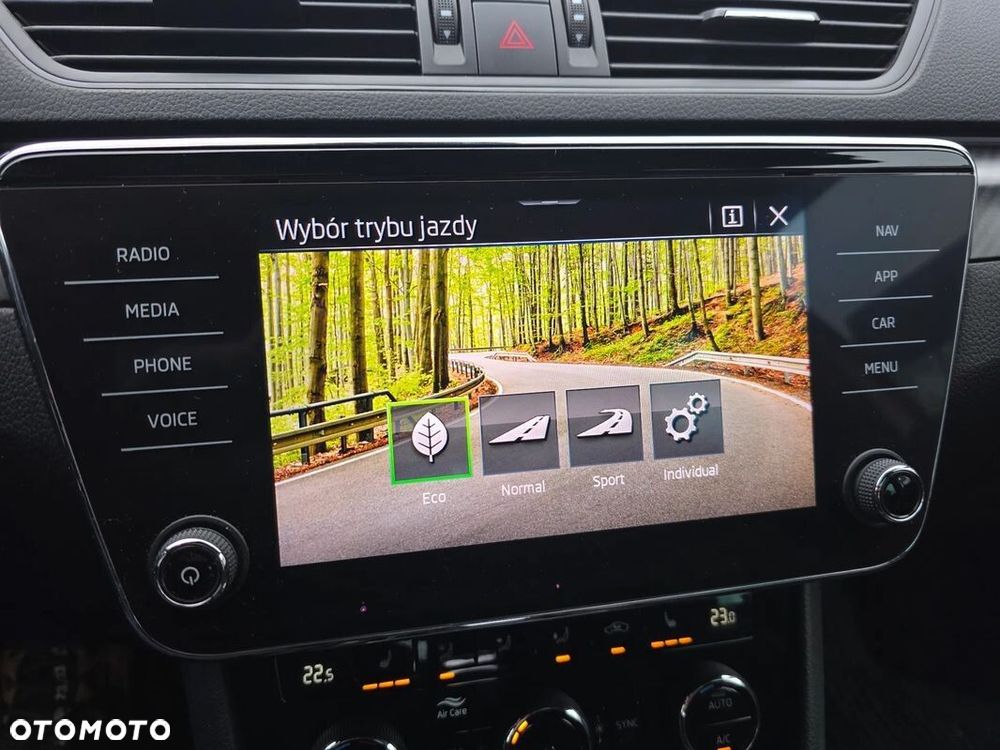 Skoda Superb 2.0 TDI SCR 4x4 Sportline DSG - 30