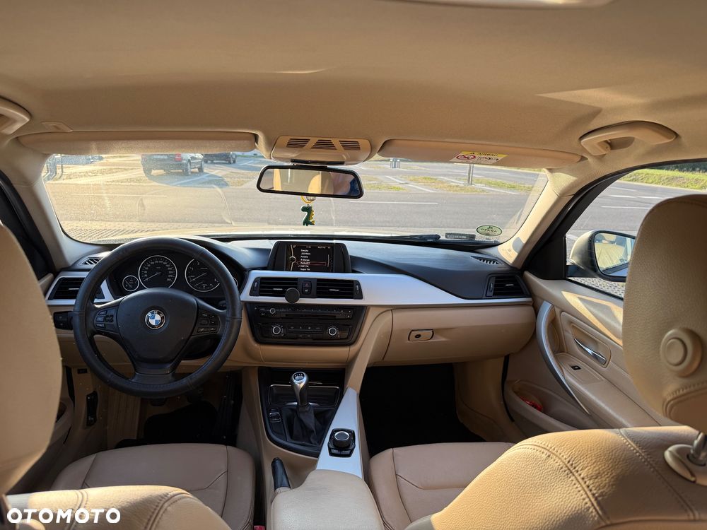 BMW Seria 3 318d - 4
