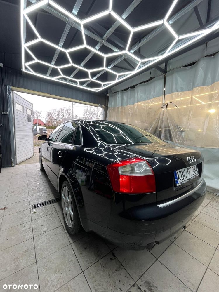 Audi A4 Limousine - 11