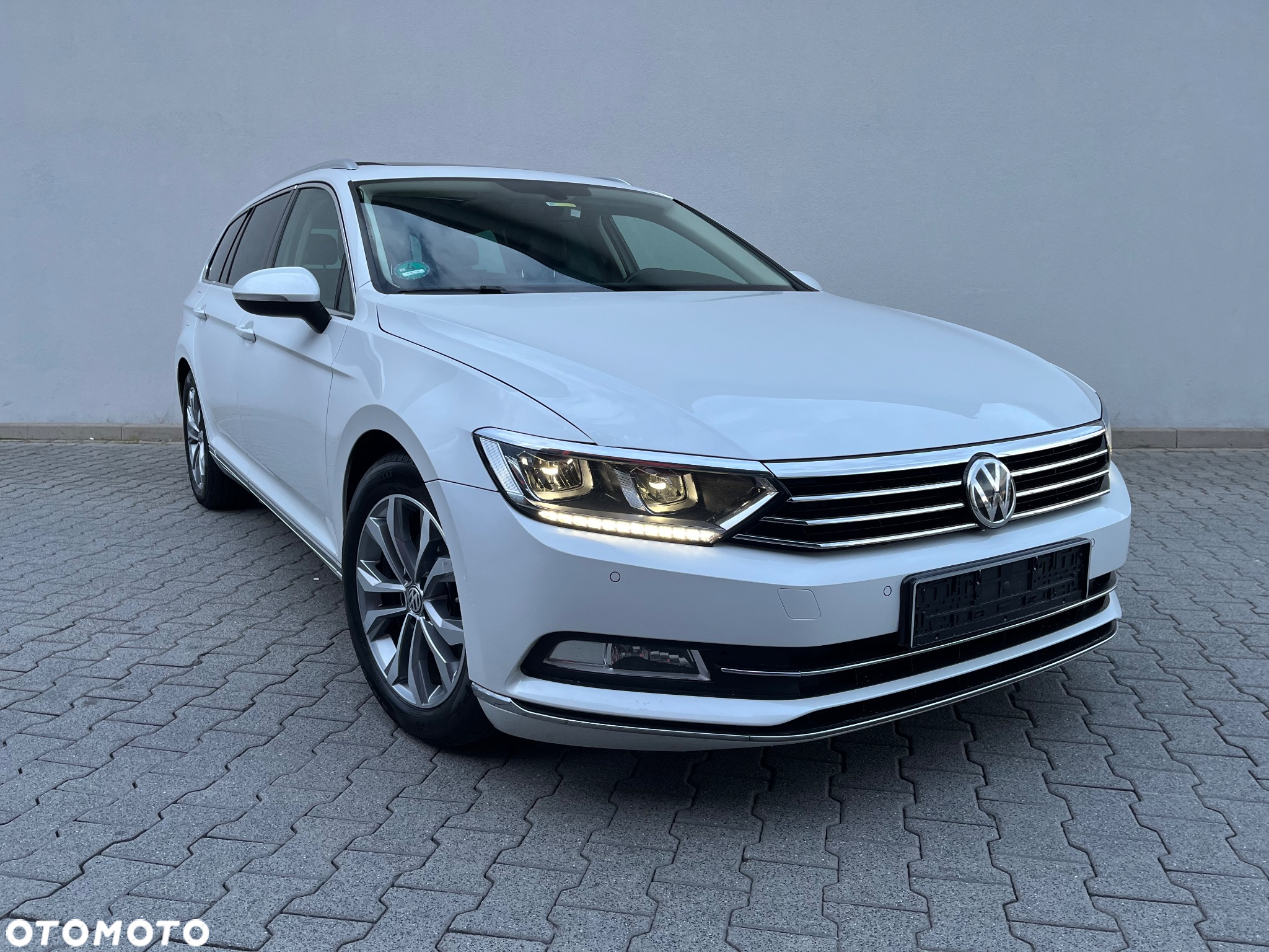 Volkswagen Passat Variant 2.0 TDI SCR DSG Highline - 9