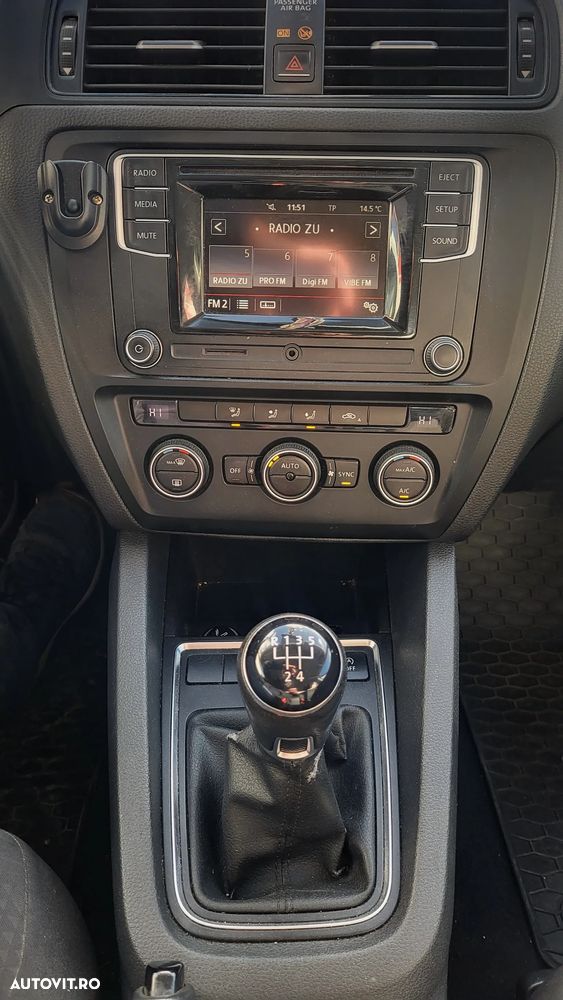 Volkswagen Jetta 2.0 TDI Comfortline - 19