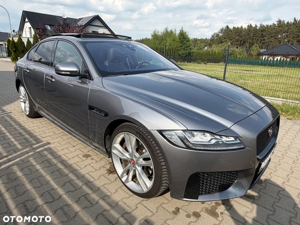 Jaguar XF 30t AWD Chequered Flag - 5