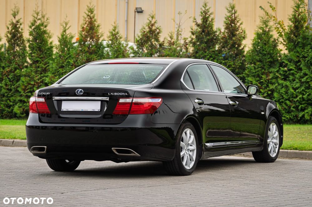 Lexus LS - 9
