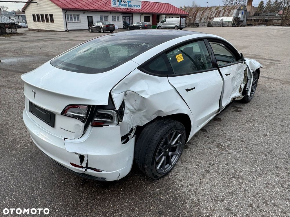 Tesla Model 3 Langstreckenbatterie Allradantrieb Dual Motor - 11