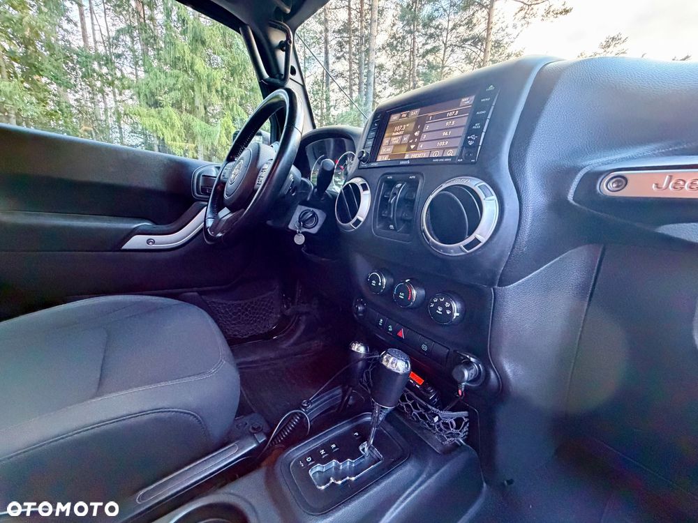Jeep Wrangler 3.6 Unlim Rubicon - 11