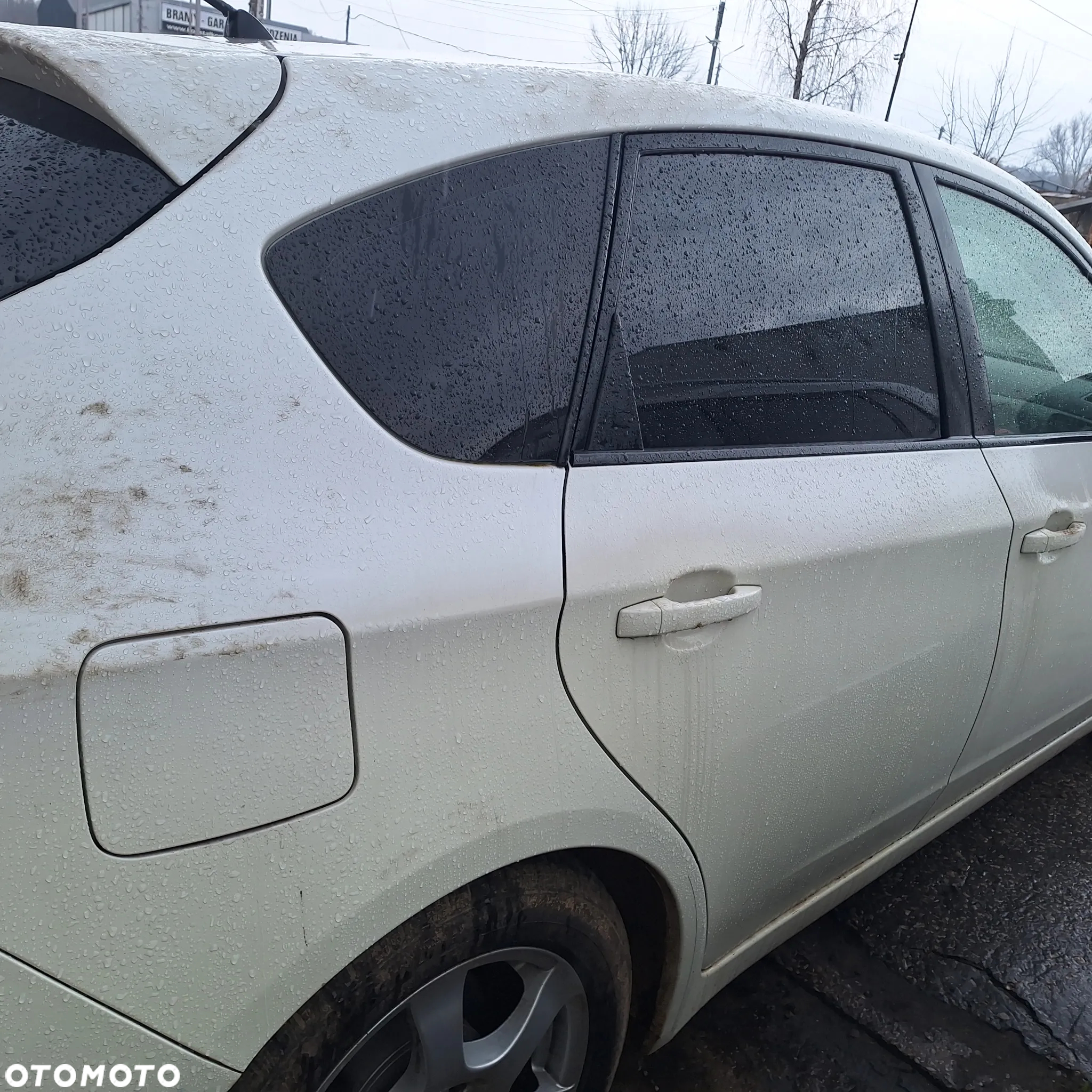 BLOTNIK PRAWY LEWY TYL CWIARTKA TYL TYLNA SUBARU IMPREZA III GH 07-12 KOD 37J - 2