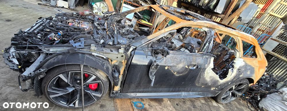 Karoseria goła uszkodzona dokumenty DE Audi Rs6 C8 4.0 TFSI 20r. - 3