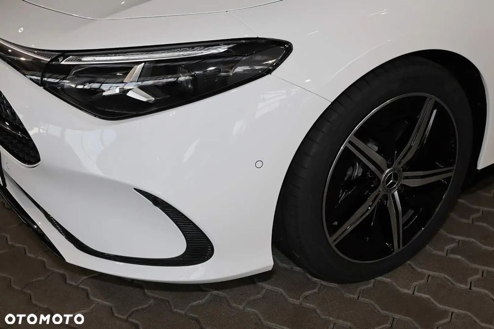 Mercedes-Benz CLA 200 Progressive 7G-DCT - 3