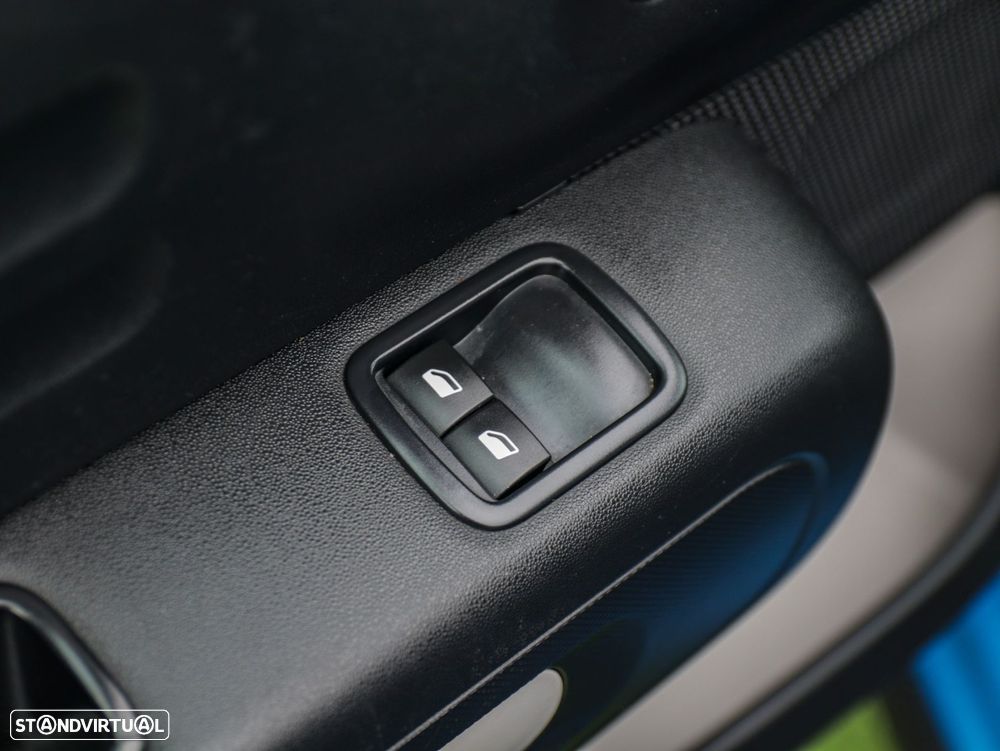 Citroën C3 1.2 PureTech Shine - 32