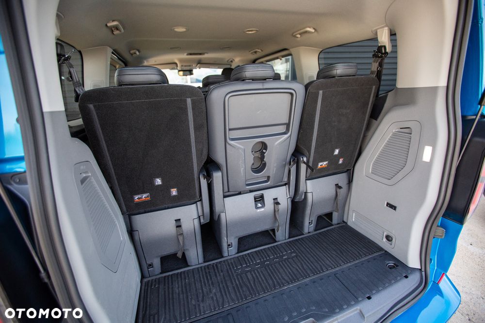 Ford Tourneo Custom - 12
