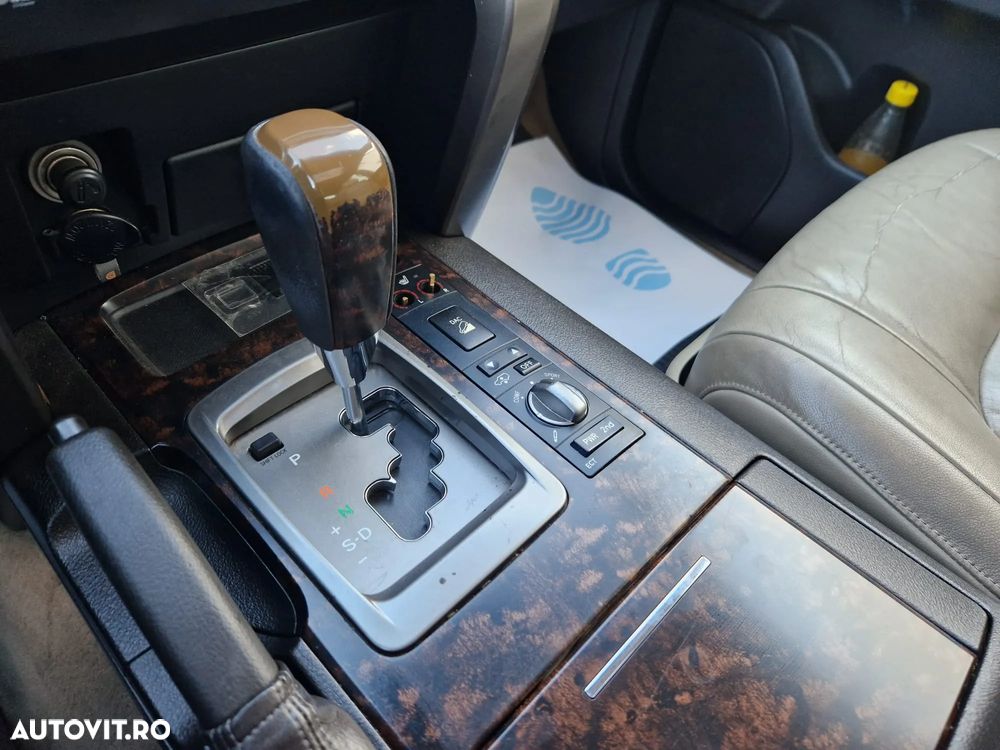 Toyota Land Cruiser V8 4.5 Aut Luxury - 27