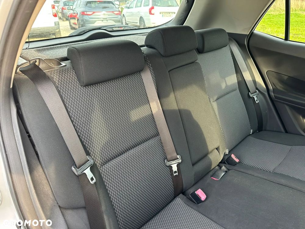 Toyota Auris 1.4 D-4D - 13
