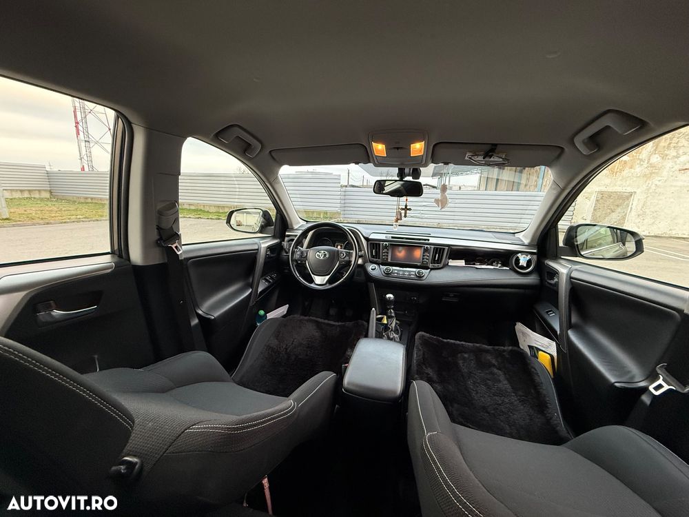 Toyota RAV4 2.0 D-4D 2WD Comfort - 8