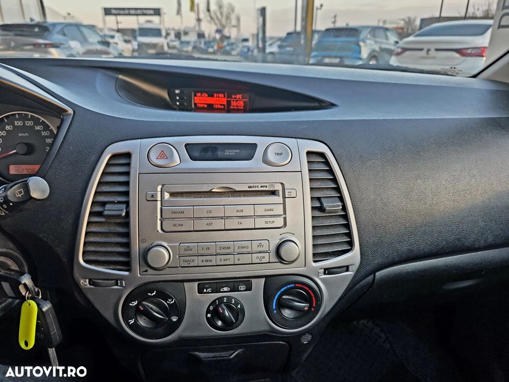 Hyundai i20 1.2 GL Comfort - 13