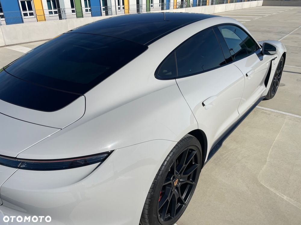 Porsche Taycan GTS - 18