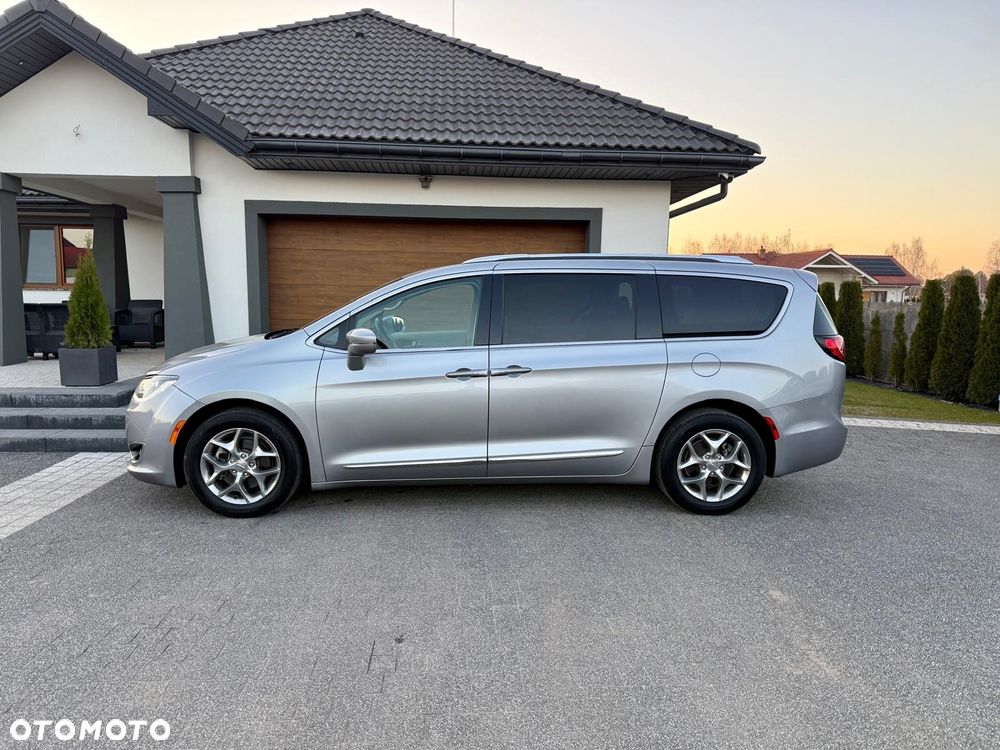 Chrysler Pacifica - 7