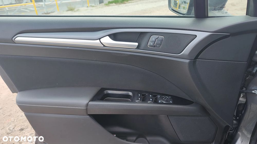 Ford Mondeo - 26