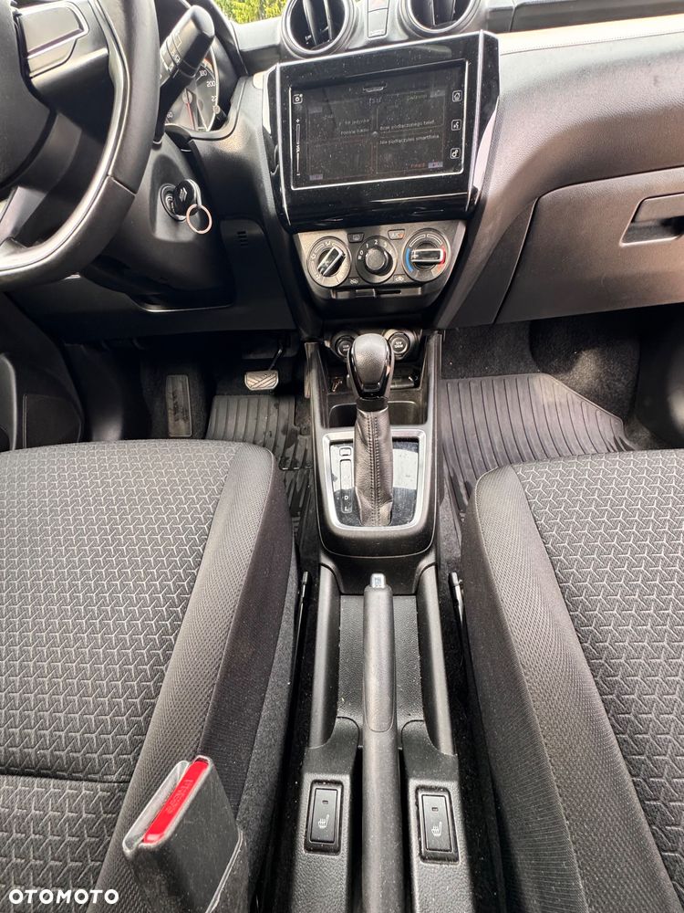 Suzuki Swift 1.2 Premium Plus CVT - 21