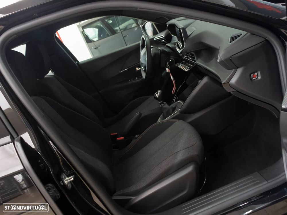 Peugeot 2008 1.2 PureTech Style - 12