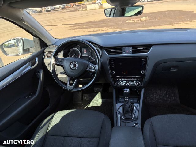 Skoda Octavia 2.0 TDI DSG Ambition - 6