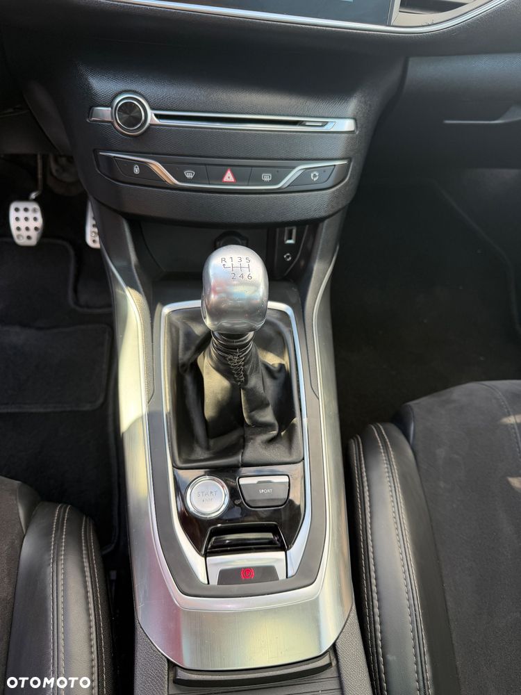 Peugeot 308 1.2 PureTech Allure S&S - 14