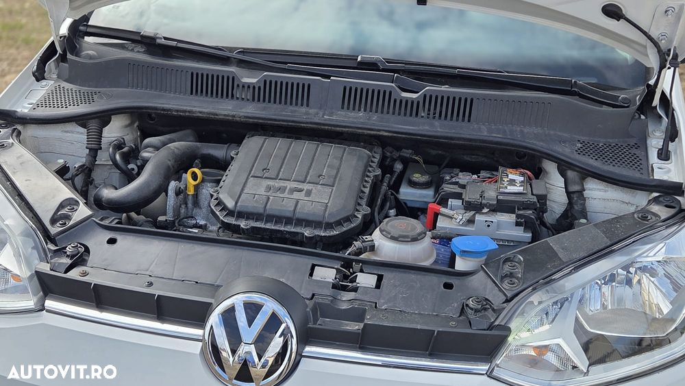 Volkswagen up! 1.0 MPI High - 16