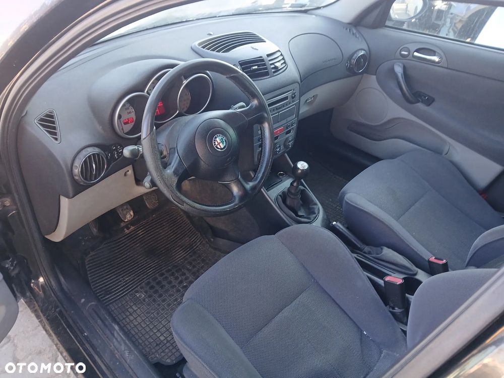 alfa romeo 147 601B maska zderzak lampa grill błotnik drzwi zbiornik paliwa szyba lusterko - 4
