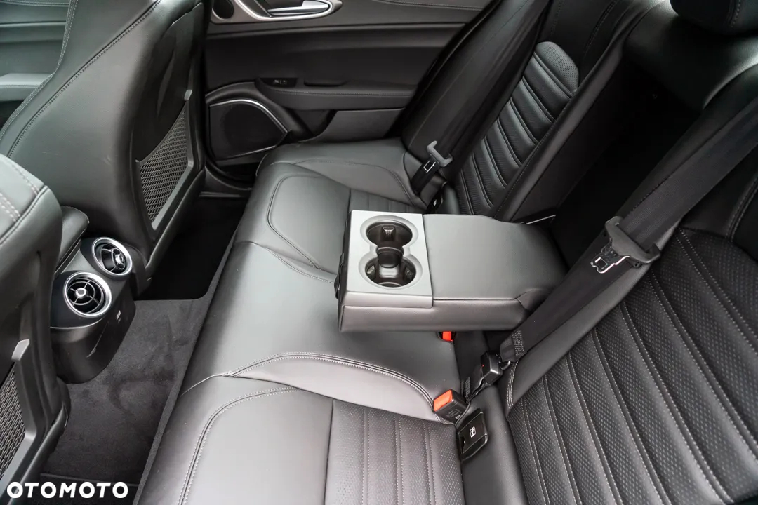 Alfa Romeo Giulia 2.0 Turbo Veloce Q4 - 31