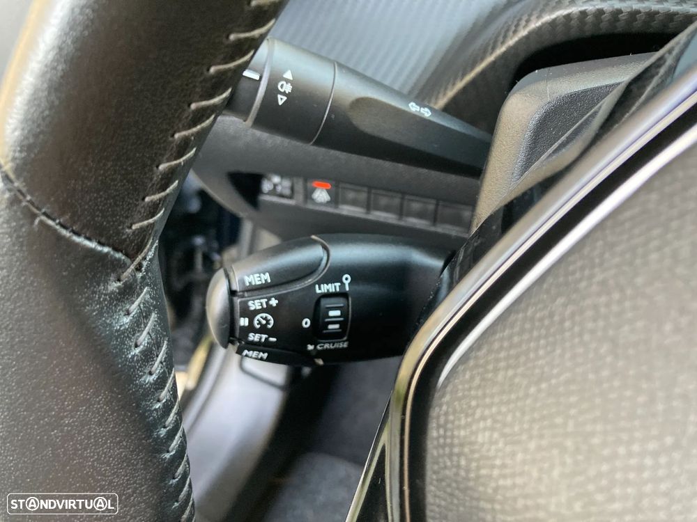 Peugeot 208 1.2 PureTech Allure Pack - 18