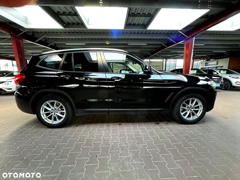BMW X3 xDrive20i Advantage - 8
